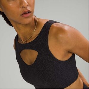 Lululemon Everlux Cut-Out Train Bra Crunch Black 6